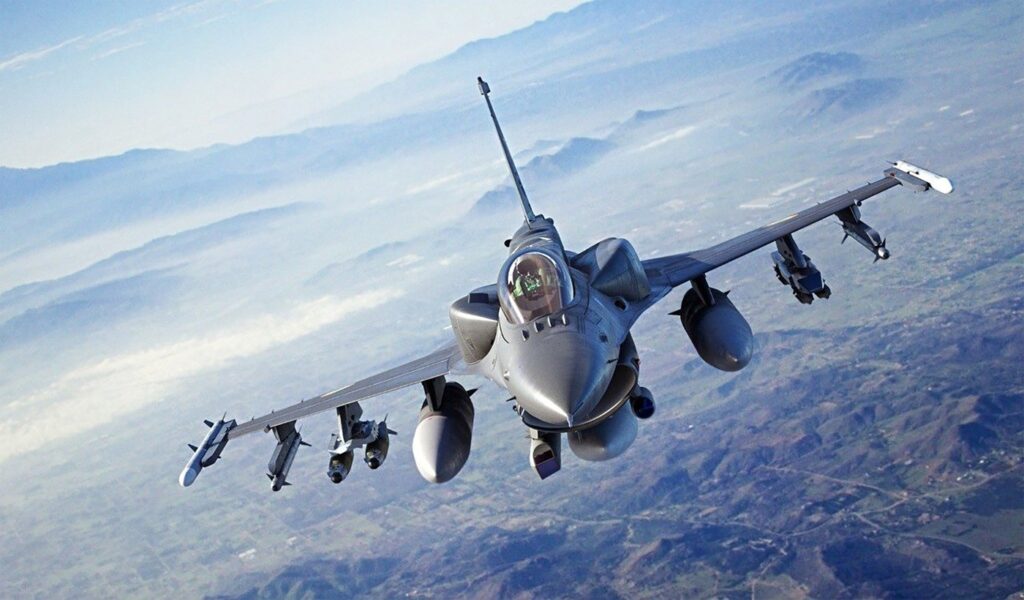 premiera-in-razboiul-din-ucraina-cum-s-a-incheiat-primul-duel-aerian-intre-un-avion-f-16-si-unul-su-35-–-hotnews.ro