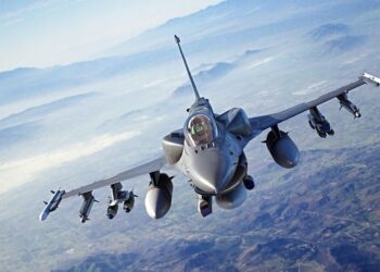 premiera-in-razboiul-din-ucraina-cum-s-a-incheiat-primul-duel-aerian-intre-un-avion-f-16-si-unul-su-35-–-hotnews.ro