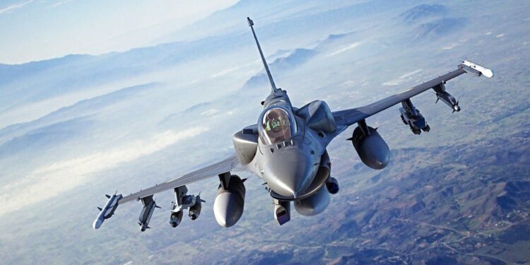 premiera-in-razboiul-din-ucraina-cum-s-a-incheiat-primul-duel-aerian-intre-un-avion-f-16-si-unul-su-35-–-hotnews.ro