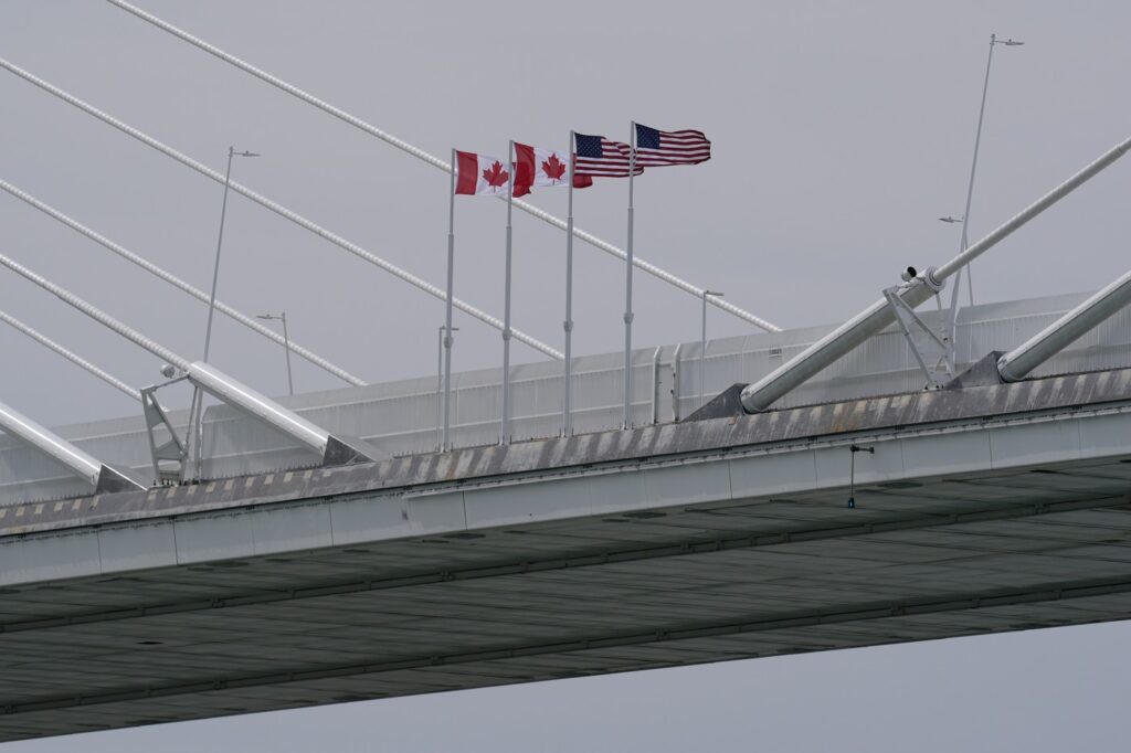 relatiile-dintre-sua-si-canada,-intr-un-nou-moment-critic-inaugurarea-unui-pod-peste-frontiera-va-fi-celebrata-separat-din-cauza-tarifelor-lui-trump-–-hotnews.ro