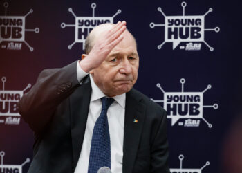 traian-basescu-are-o-solutie-pentru-depasirea-crizei-politice-si-il-acuza-pe-nicusor-dan-ca-este-in-afara-constitutiei-–-hotnews.ro