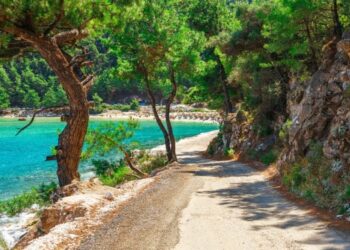 locul-din-grecia-unde-vremea-ramane-racoroasa-toata-vara,-chiar-daca-in-restul-tarii-este-canicula