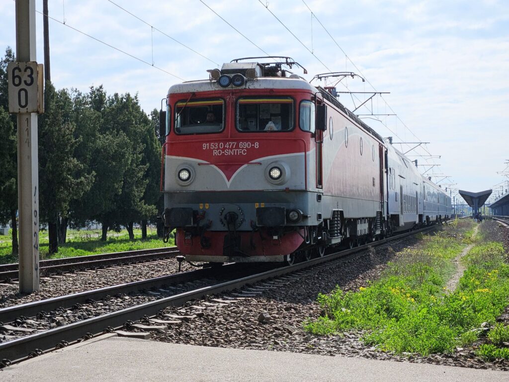 doua-incidente-feroviare-grave-in-moldova-circulatia-trenurilor,-ingreunata-intre-bacau-si-roman-–-hotnews.ro