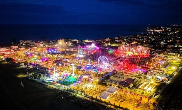 preturile-din-costinesti-in-perioada-beach,-please!-2026.-cat-a-costat-un-sejur-la-mare