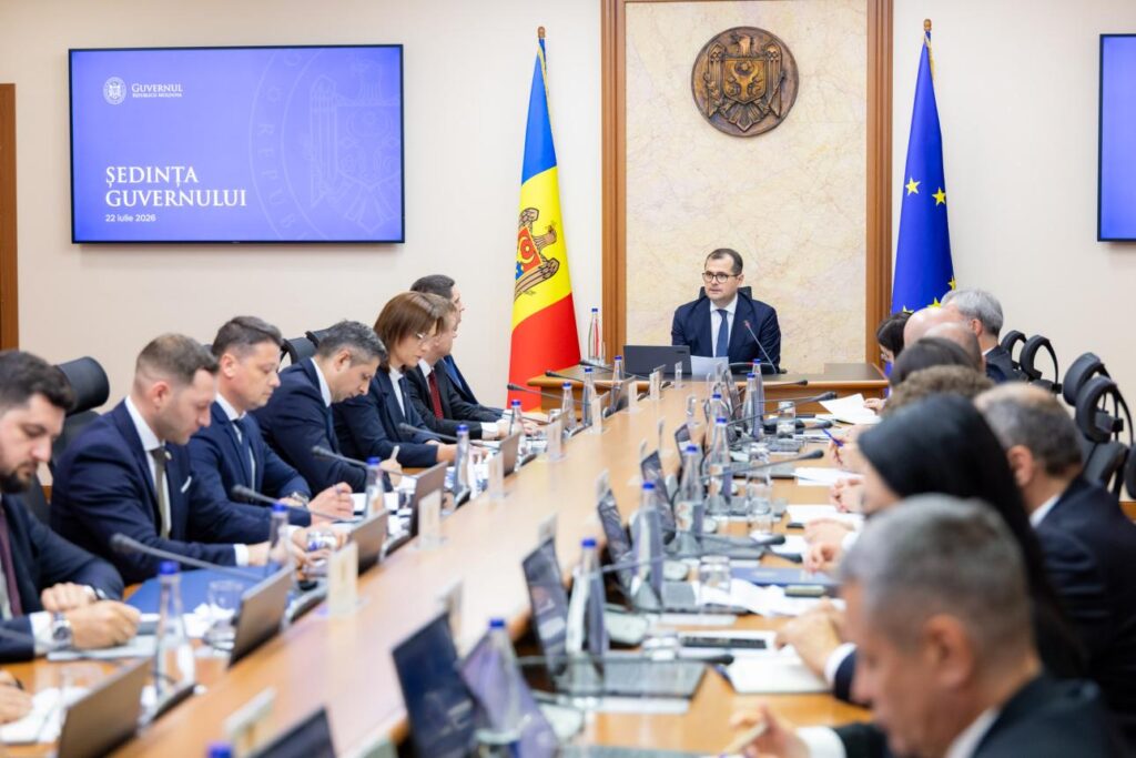 prima-demisie-in-guvernul-de-la-chisinau,-la-trei-zile-de-la-investire-un-ministru-pleaca-dupa-scandalul-privind-legatura-cu-partidul-lui-plahotniuc-–-hotnews.ro