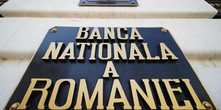bnr-avertizeaza-ca-inteligenta-artificiala-poate-amplifica-atacurile-cibernetice.-ce-spune-despre-pastrarea-banilor-pe-card