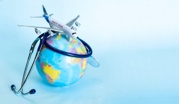 de-ce-ni-se-face-rau-in-avion?-ce-se-intampla-in-corp-la-altitudine-si-cum-previi-urgentele-medicale