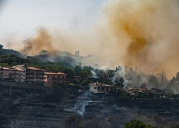 harta-live-pentru-incendiile-din-europa:-cum-verifici-pe-telefon-daca-vacanta-iti-este-pusa-in-pericol