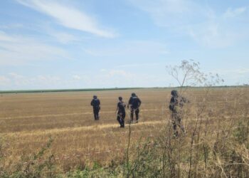 un-crater-si-ramasite-ale-unei-rachete-a-fost-gasit-locul-unde-a-cazut-racheta-trasa-de-avioanele-italiene-–-hotnews.ro
