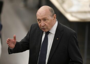 basescu,-despre-riscul-unei-crize-a-carburantilor:-trebuie-negociat-cu-ucrainenii-sa-nu-se-mai-joace-cu-dronele-cand-e-vorba-de-interes-romanesc