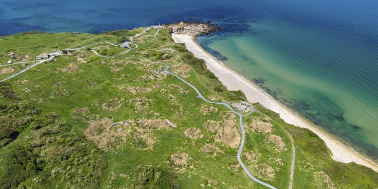 plajele-unde-a-avut-loc-operatiunea-overlord,-cea-mai-mare-invazie-amfibie-din-istoria-militara,-au-intrat-in-patrimoniul-mondial-unesco-–-hotnews.ro