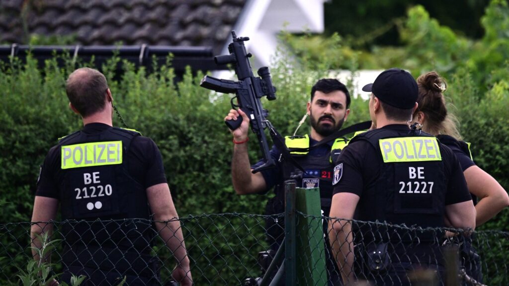 suspectul-atacului-de-la-marsul-pride-din-berlin-a-fost-ucis-dupa-16-ore-de-cautari-anuntul-autoritatilor-germane-–-hotnews.ro