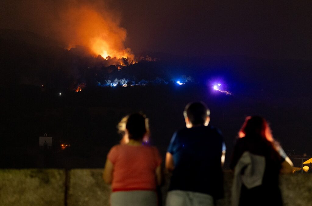 avertizare-de-calatorii-pentru-romanii-care-merg-in-spania,-din-cauza-incendiilor-care-fac-ravagii-–-hotnews.ro