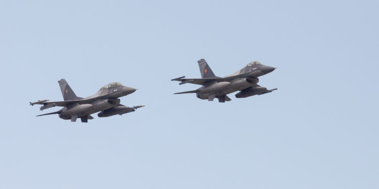 drone-reperate-la-granita-de-radarele-armatei-doua-aeronave-f-16-trimise-in-misiune-–-hotnews.ro