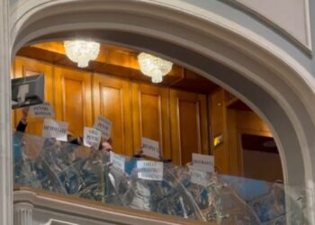 rogobete-a-adus-grevistii-din-sanatate-in-parlament.-greva-din-sanatate-continua