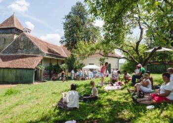 destinatia-de-poveste-din-romania-care-renaste-in-august:-de-la-concerte-in-biserici-pana-la-filme-horror-in-sate
