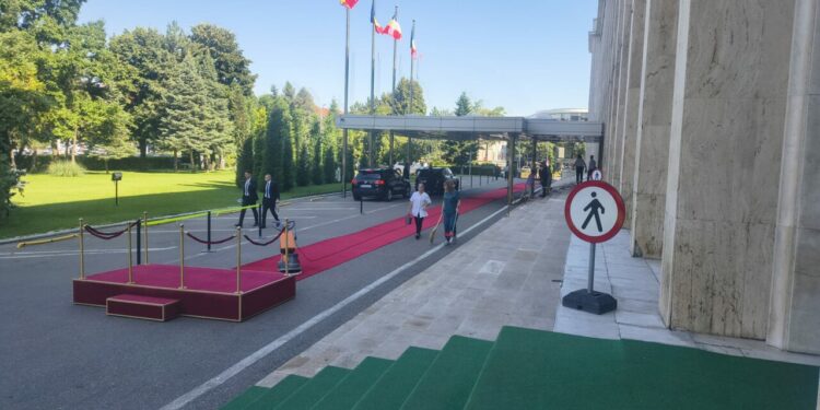 covorul-rosu,-pregatit-la-guvern-pentru-premierul-republicii-moldova,-vasile-tofan