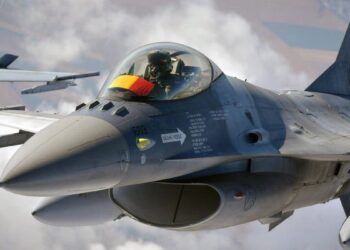 video-primele-declaratii-ale-pilotului-roman-de-f-16-care-a-doborat-doua-drone-n-am-stiut-pentru-ce-decolam-–-hotnews.ro
