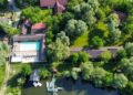 cum-arata-si-cat-costa-insula-privata-din-delta-dunarii-scoasa-la-vanzare-cu-o-reducere-de-54%.-are-si-resort-de-lux