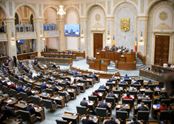 legea-integritatii-a-picat-la-vot-in-senat.-abrudean:-legea-va-fi-redepusa-vineri-la-parlament-pentru-a-nu-fi-pierduti-banii-din-pnrr-/-amendamentul-psd-la-lege-a-starnit-dispute-intre-zamfir-si-bolojan