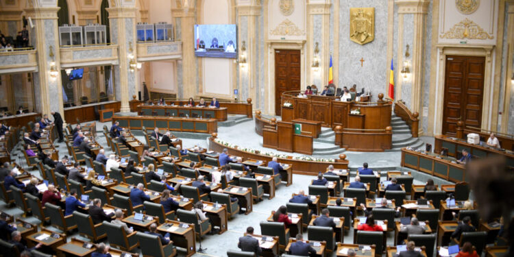 legea-integritatii-a-picat-la-vot-in-senat.-abrudean:-legea-va-fi-redepusa-vineri-la-parlament-pentru-a-nu-fi-pierduti-banii-din-pnrr-/-amendamentul-psd-la-lege-a-starnit-dispute-intre-zamfir-si-bolojan