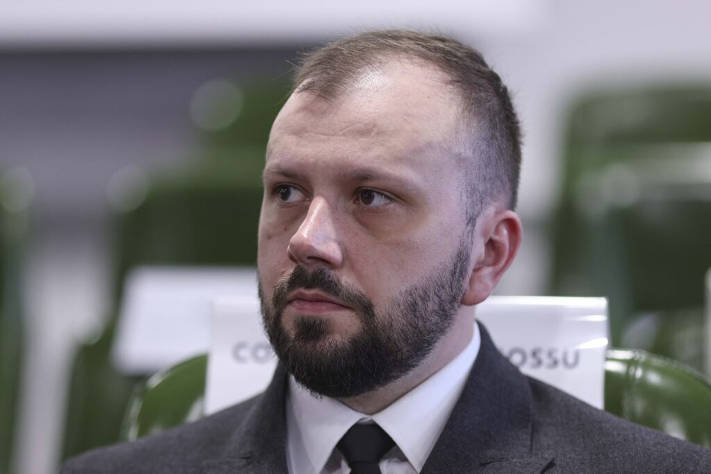cu-doar-trei-zile-inainte-de-procesul-din-pnl,-tribunalul-bucuresti-a-creat-completuri-specializate-pentru-litigiile-din-partide-–-hotnews.ro