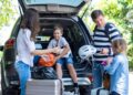 ce-impachetezi-cand-calatoresti-cu-copiii-cu-masina,-autobuzul-sau-avionul:-tot-ce-ar-trebui-sa-ai-la-indemana