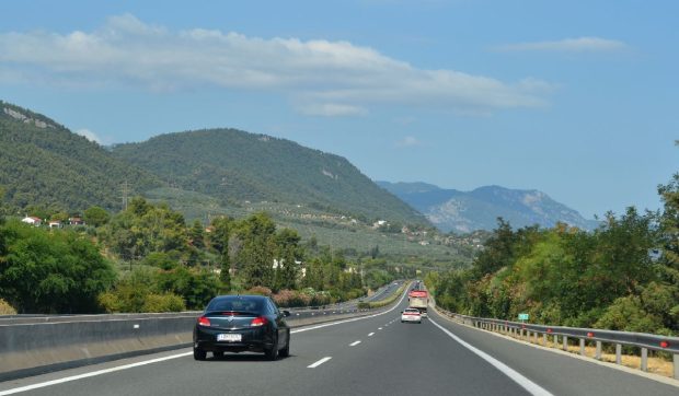 cat-costa-drumul-din-romania-pana-in-thassos-in-2026-si-unde-sa-alimentezi-de-parcurs:-viniete,-taxe-si-costuri