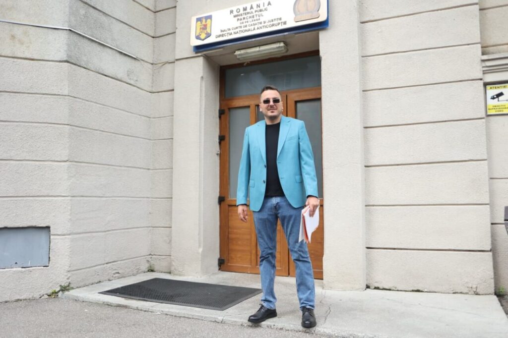 influencerul-makaveli-sustine-ca-i-s-a-furat-candidatura-la-primaria-capitalei-prin-santaj-psihologic.-ce-probe-ar-fi-adus-la-dna