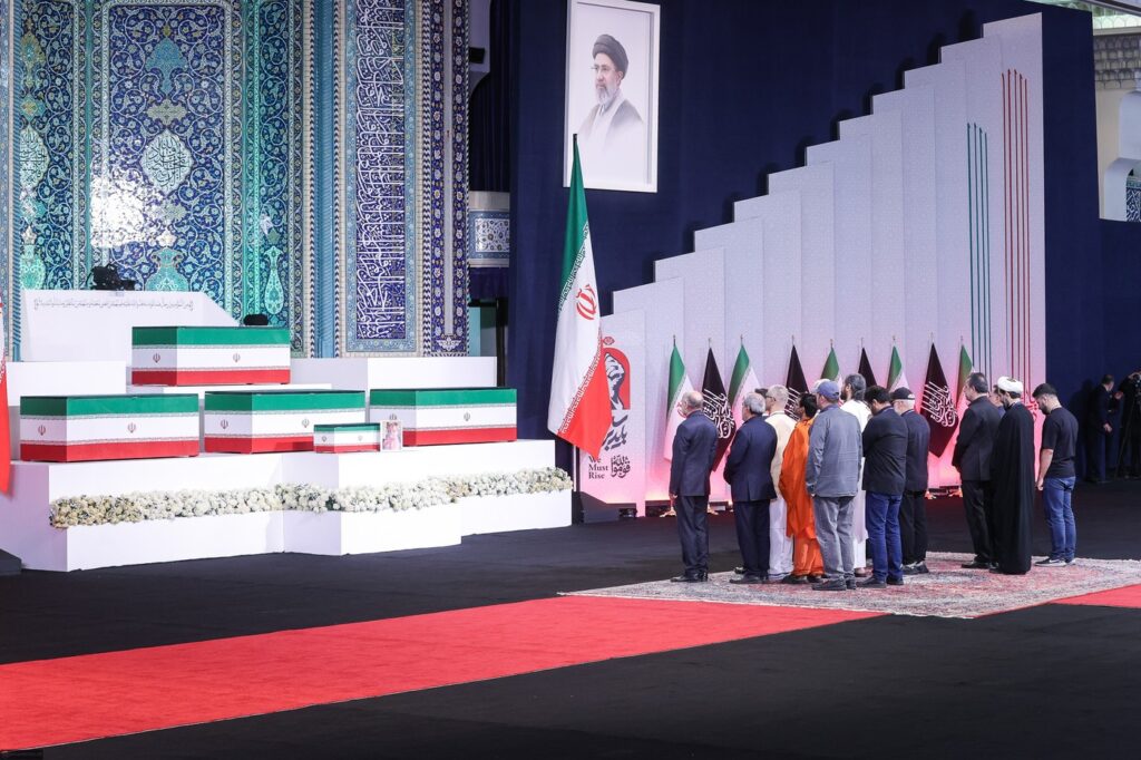 funeraliile-ayatollahului-ali-khamenei-au-inceput-la-teheran-ceremoniile-vor-dura-trei-zile-–-hotnews.ro