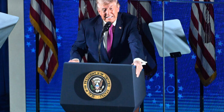 trump,-atac-politic-dur-in-discursul-de-ziua-independentei:-o-amenintare-comunista-renaste-in-sua-–-hotnews.ro