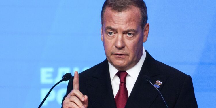 medvedev-considera-ilegale-toate-sanctiunile-impotriva-rusiei:-nu-sunt-prevazute-nicaieri,-nici-in-carta-onu-–-hotnews.ro