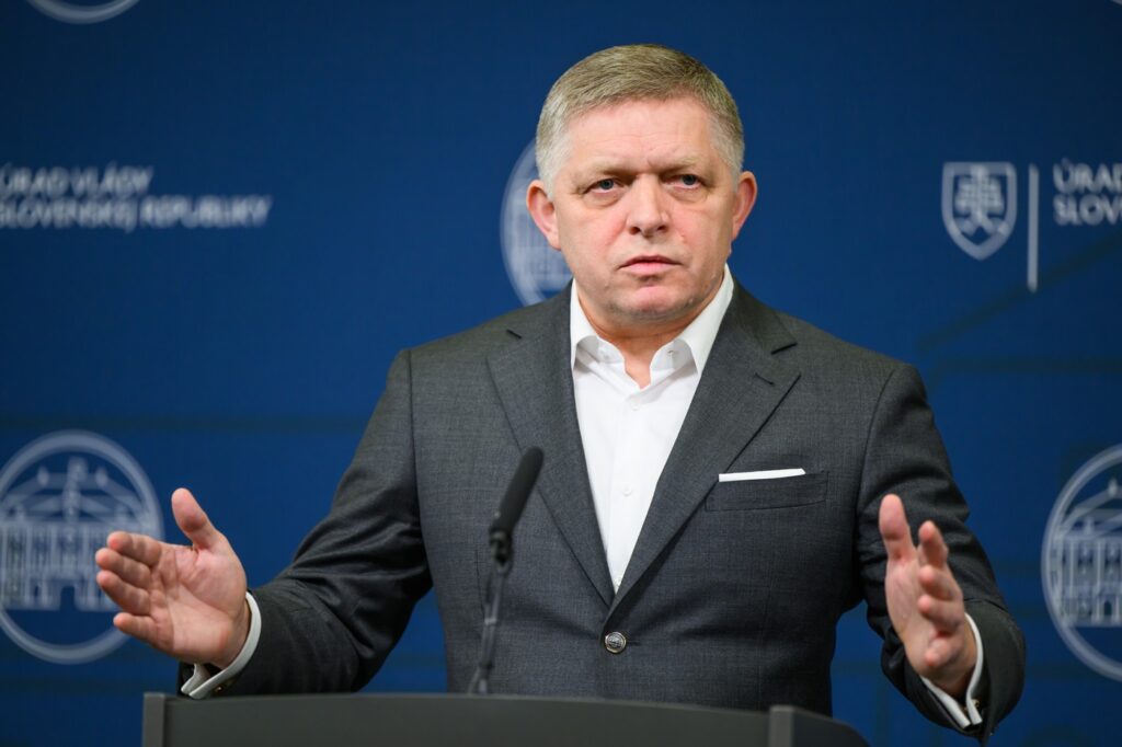 pensiile-speciale-pentru-politicieni,-supuse-referendumului-in-slovacia-premierul-fico-boicoteaza-plebiscitul-–-hotnews.ro