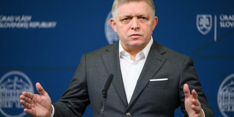 pensiile-speciale-pentru-politicieni,-supuse-referendumului-in-slovacia-premierul-fico-boicoteaza-plebiscitul-–-hotnews.ro