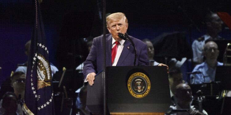 trump-saluta-epoca-de-aur-a-americii,-in-discursul-de-ziua-independentei-critici-dure-la-adresa-comunismului-–-hotnews.ro