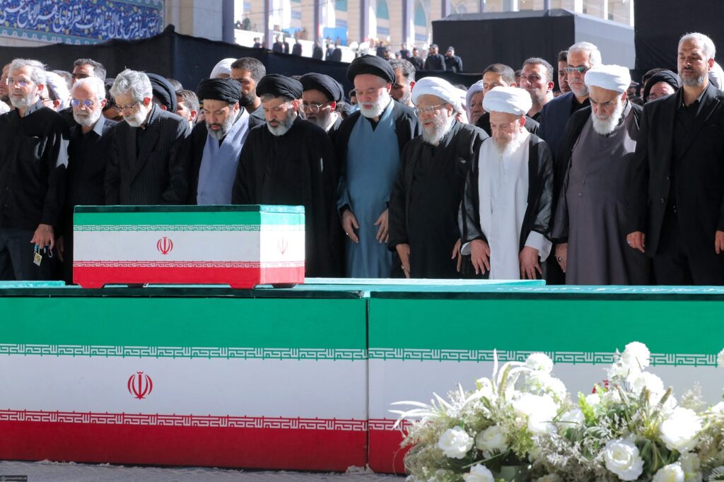 uciderea-lui-trump-este-responsabilitatea-noastra-instigare-la-asasinat,-la-funeraliile-lui-ali-khamenei-–-hotnews.ro