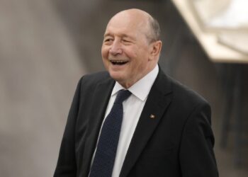 basescu,-atac-in-valuri-la-bolojan:-„a-fost-un-mare-propagandist-pentru-suspendare”/”e-interesul-de-a-candida-la-alegerile-prezidentiale-si-simte-nevoia-sa-se-rupa,-macar-declarativ,-de-psd”