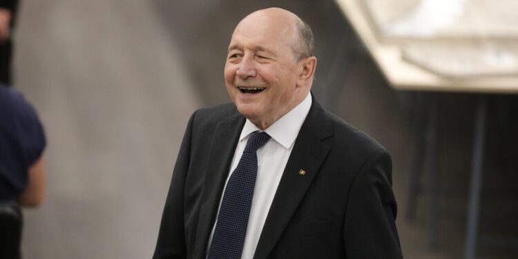 basescu,-atac-in-valuri-la-bolojan:-„a-fost-un-mare-propagandist-pentru-suspendare”/”e-interesul-de-a-candida-la-alegerile-prezidentiale-si-simte-nevoia-sa-se-rupa,-macar-declarativ,-de-psd”