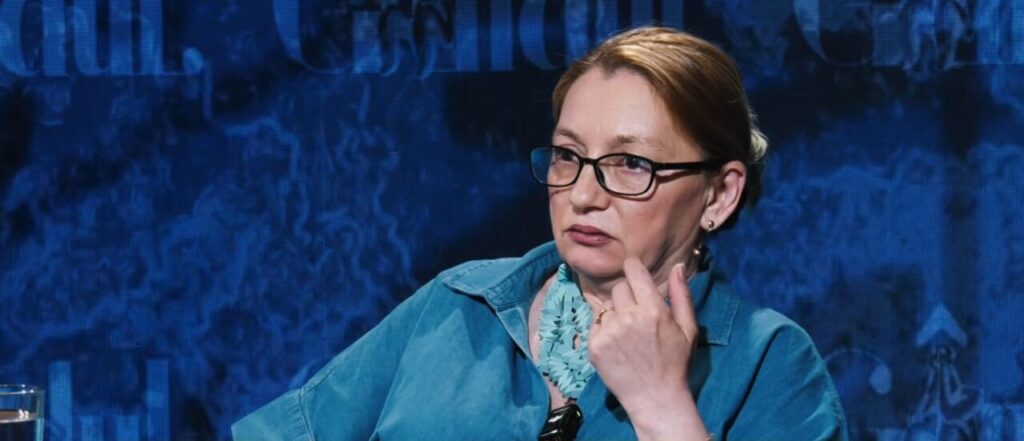 fosta-anchetatoare-diana-sarca-face-dezvaluiri-despre-atentatul-de-la-liceul-jean-monnet,-unde-invatau-si-copiii-premierului-adrian-nastase
