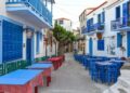 insula-superba-din-grecia-unde-turistii-nu-se-ingramadesc-si-preturile-sunt-mici:-are-doar-doua-orase-si-peisaje-de-vis