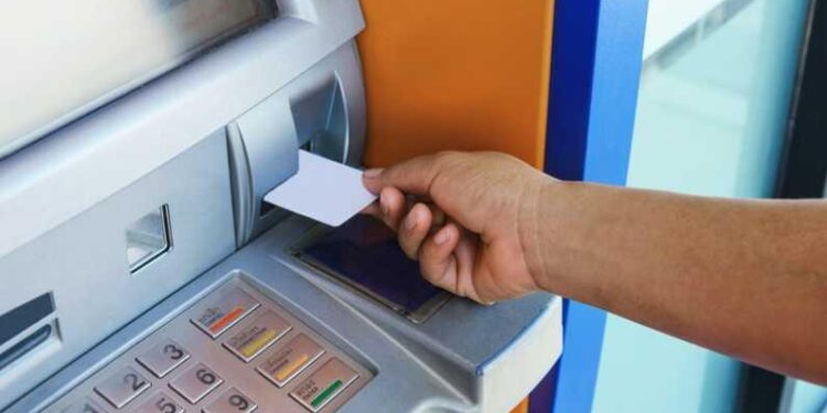 8-greseli-de-evitat-in-gestionarea-banilor-atunci-cand-mergi-in-vacanta-–-hotnews.ro