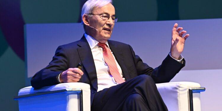 un-economist-premiat-cu-nobel-toarna-apa-rece-pe-marea-promisiune-a-companiilor-de-ai-–-hotnews.ro