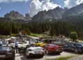 italia-trimite-politisti-in-muntii-dolomiti-din-cauza-valului-urias-de-turisti