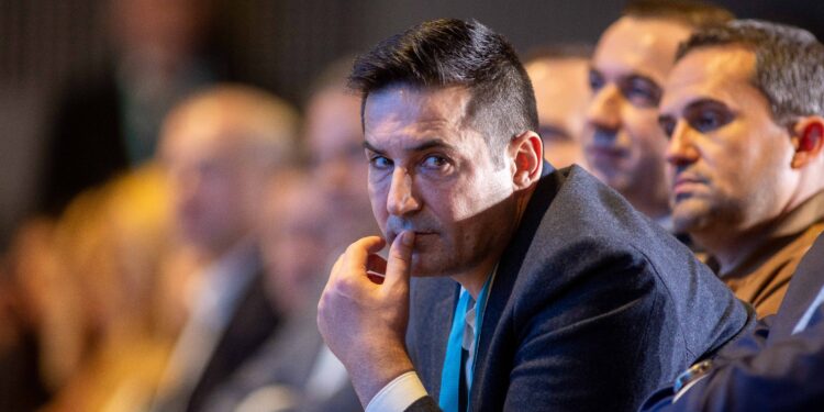 usr-incepe-sa-nu-mai-fie-o-optiune-pentru-psd,-spune-claudiu-manda:-pot-sa-va-spun-din-interior,-au-fost-aplauze-si-bucurii-ca-si-cand-daduse-romania-gol-la-mondiale-–-hotnews.ro