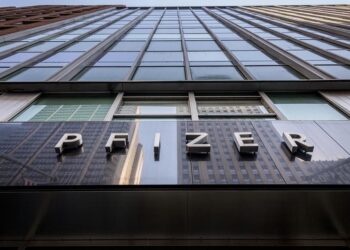 schimb-de-replici-intre-vlad-voiculescu-si-alexandru-rogobete,-cu-acuzatii-de-tradare-de-tara-si-manipulare-publica-in-dosarul-pfizer-–-hotnews.ro