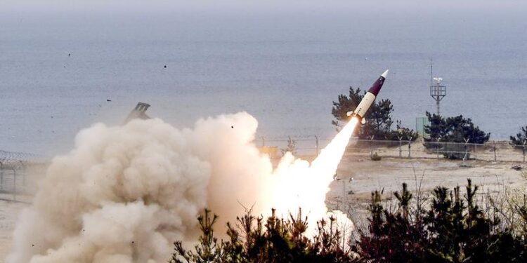 lockheed-martin-si-rheinmetall-vor-produce-in-europa-racheta-balistica-pe-care-o-are-si-romania-in-dotare-–-hotnews.ro