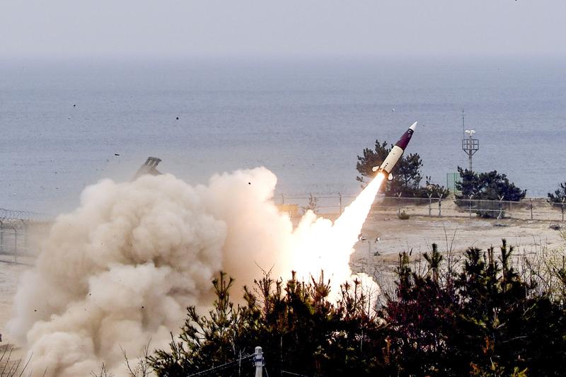 lockheed-martin-si-rheinmetall-vor-produce-in-europa-racheta-balistica-pe-care-o-are-si-romania-in-dotare-–-hotnews.ro