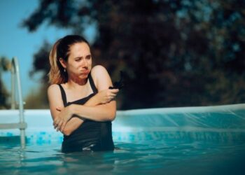 ce-sa-faci-daca-gasesti-plosnite-in-pat-sau-piscina-hotelului-are-apa-prea-rece