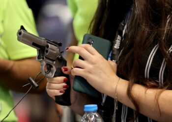 revolvere-cu-munitie-reala:-cadoul-lui-erdogan-pentru-liderii-nato-un-premier-spune-ca-a-fost-nevoit-sa-lase-pistolul-in-turcia-–-hotnews.ro