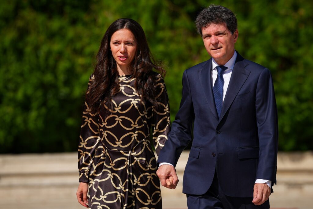 proiectul-promovat-de-mirabela-gradinaru,-la-summitul-de-la-ankara-avertisment-despre-un-instrument-valoros,-dar-care-poate-deveni-daunator-–-hotnews.ro